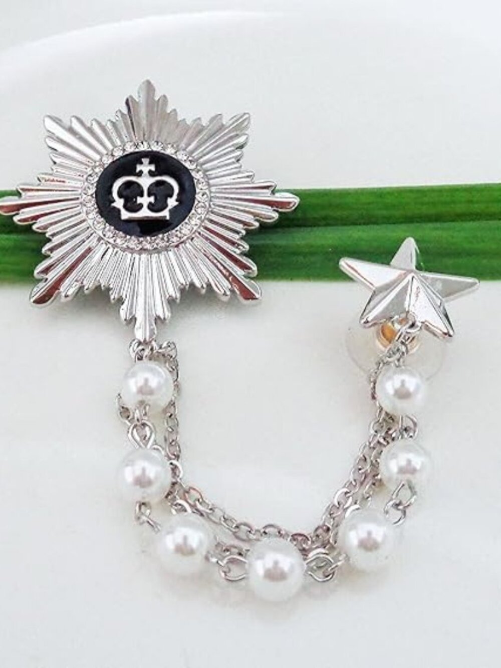 Navachi Enamel Medal of the Royal Brooch Pin